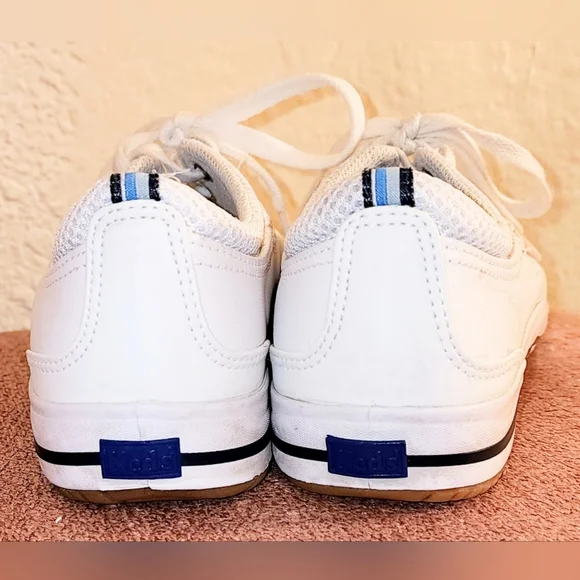 Keds White Leather Structured Low Top Tennis Shoes. These are classic shoes. 8.5 - Picture 9 of 13